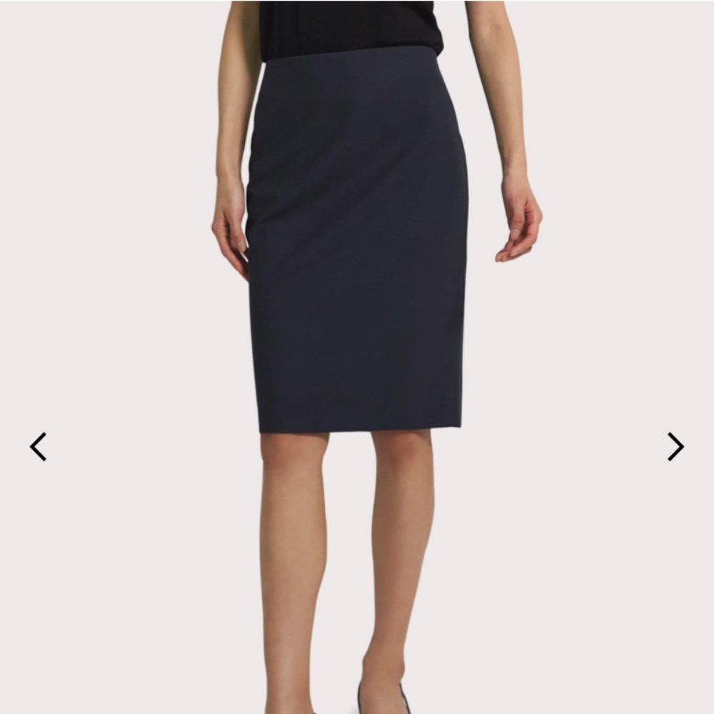 Theory Stretch Wool Pencil Skirt in Navy